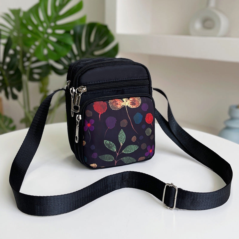 Women's Nylon Waterproof Oxford Cloth Korean Style Shoulder Bags