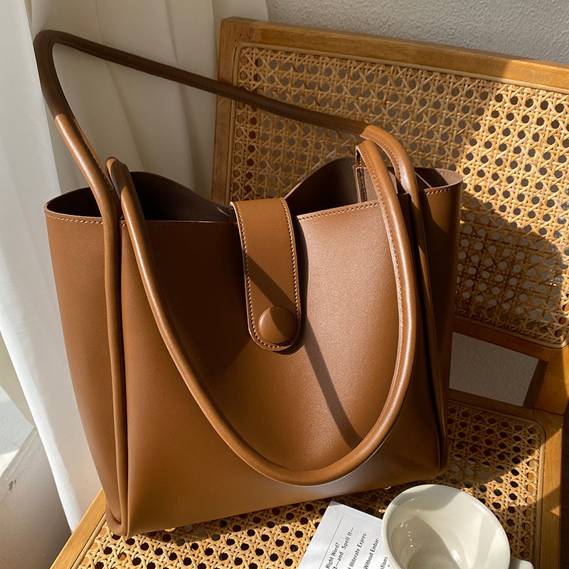 Women's Carmel Brown Large Capacity Retro Fashionable Handbags