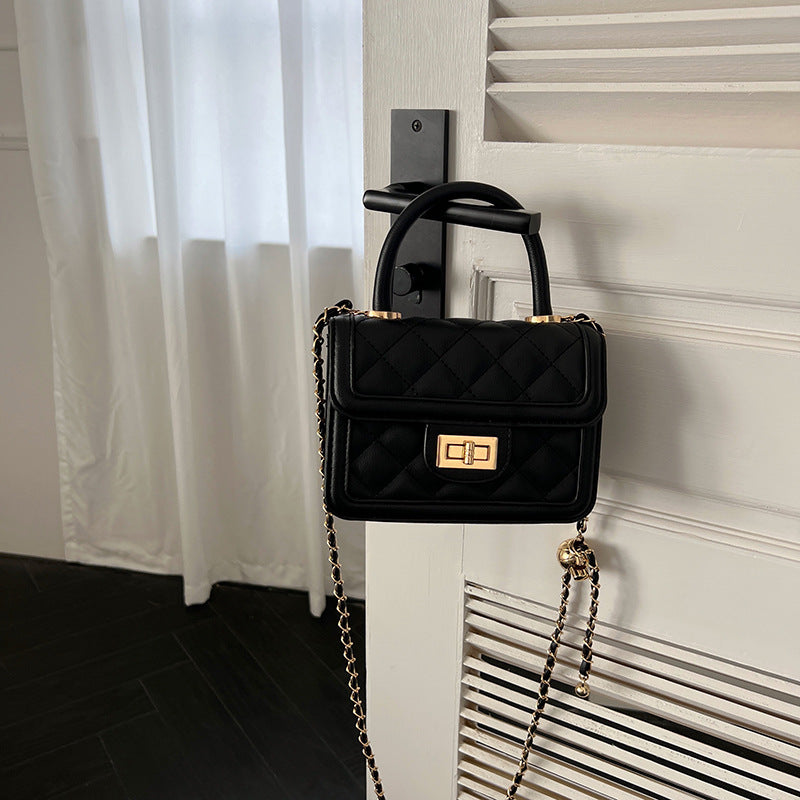 Women's Fashionable Classic Style Rhombus Chain Handbags
