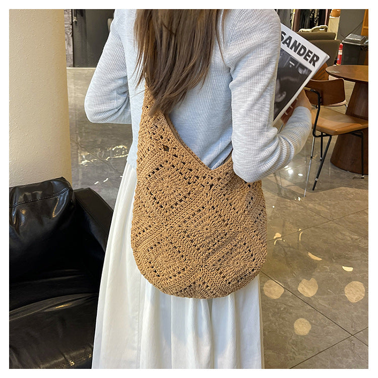 Women's Hand-woven Summer Popular Commuter Large Capacity Women's Messenger Bag