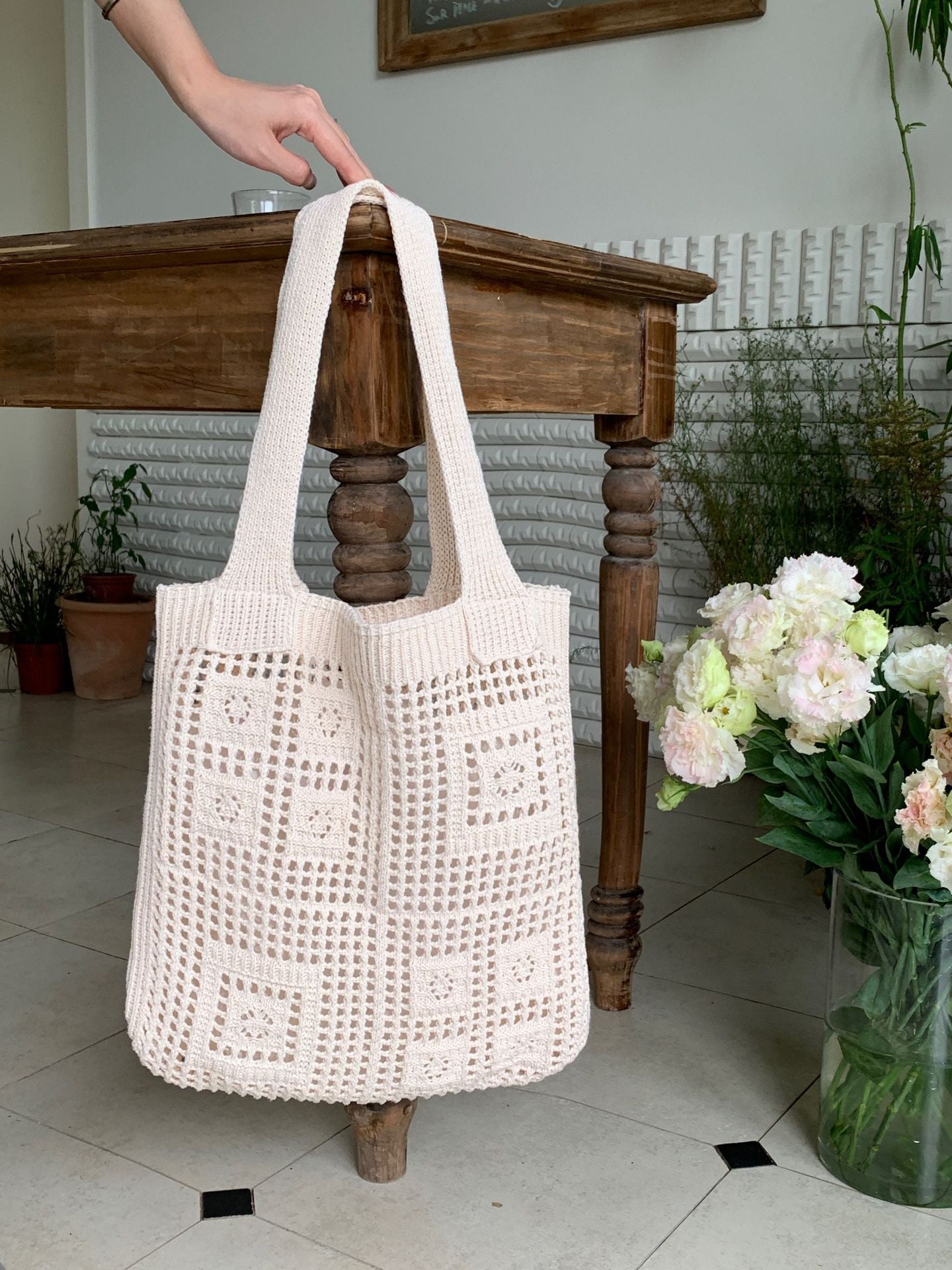 Women's Retro Mesh Hollow Out Hand-woven Wool Shoulder Bags
