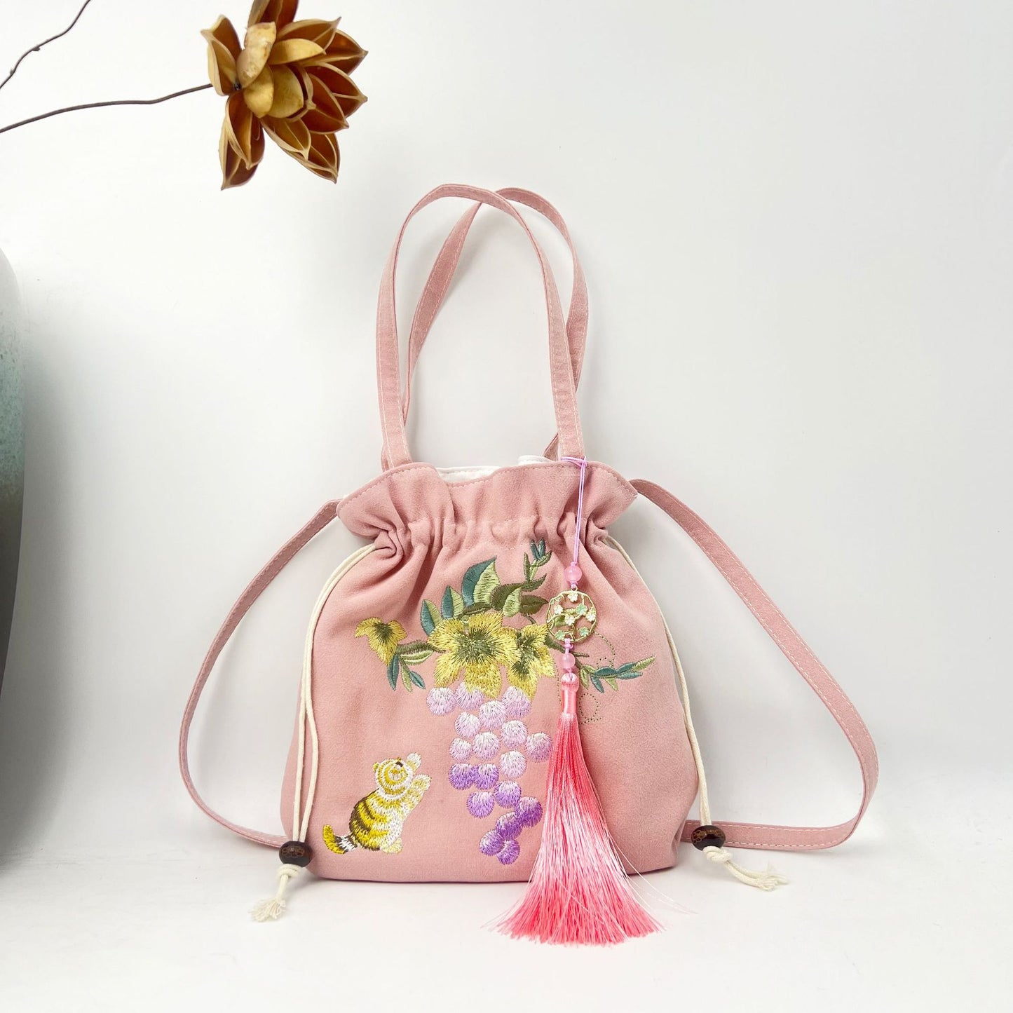Graceful Embroidery Source Han Elements Antique Crossbody Bags