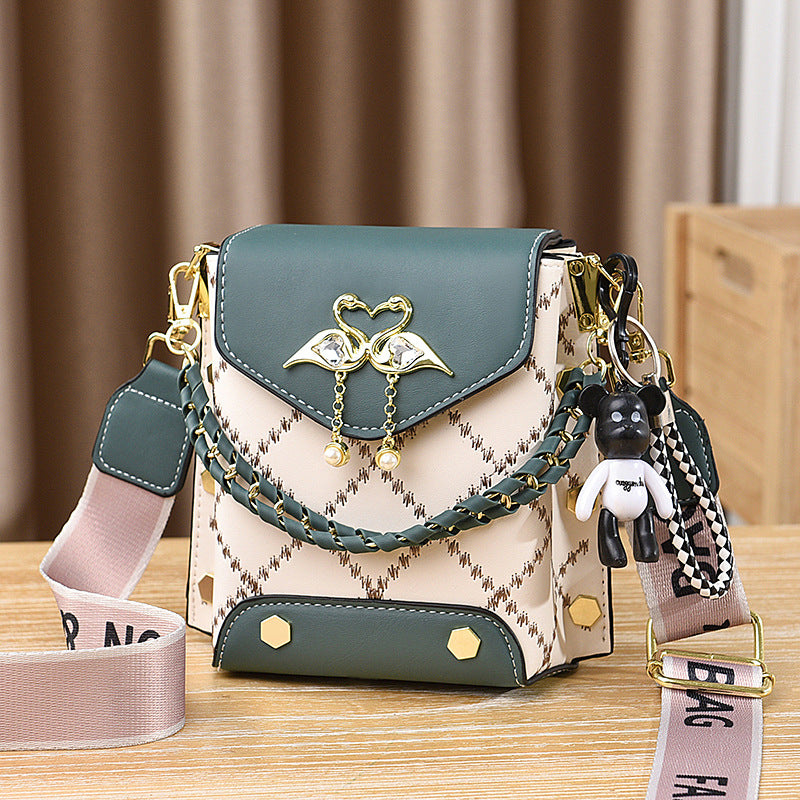 Women's Fashion Portable Popular Pouches Female Summer Shoulder Bags