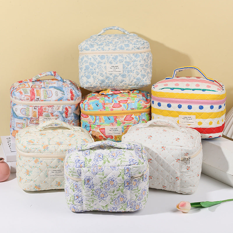 Casual Portable Floral Large Capacity Quilted Cosmetic Bags