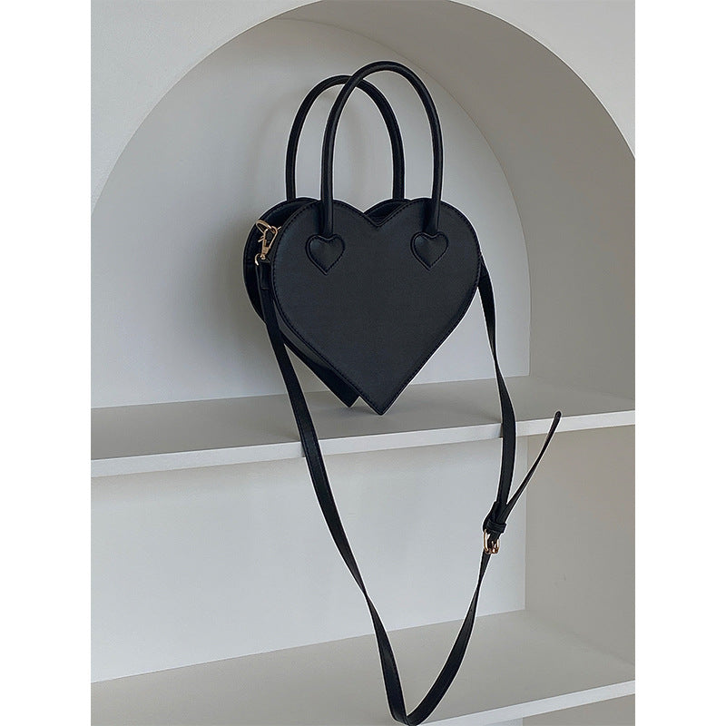 Women's Niche Heart Shape Fashion Simple Retro Shoulder Bags