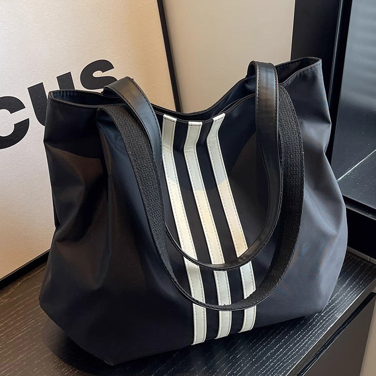 Women's Large Capacity Stylish Textured Commute Minimalist Shoulder Bags