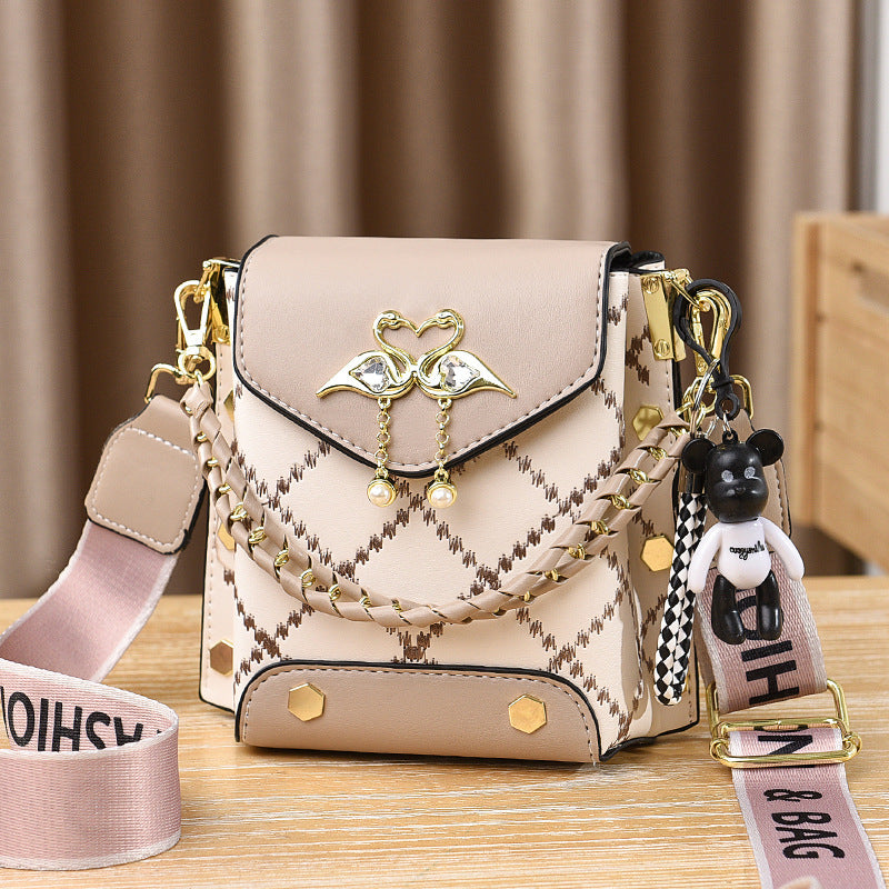 Women's Fashion Portable Popular Pouches Female Summer Shoulder Bags
