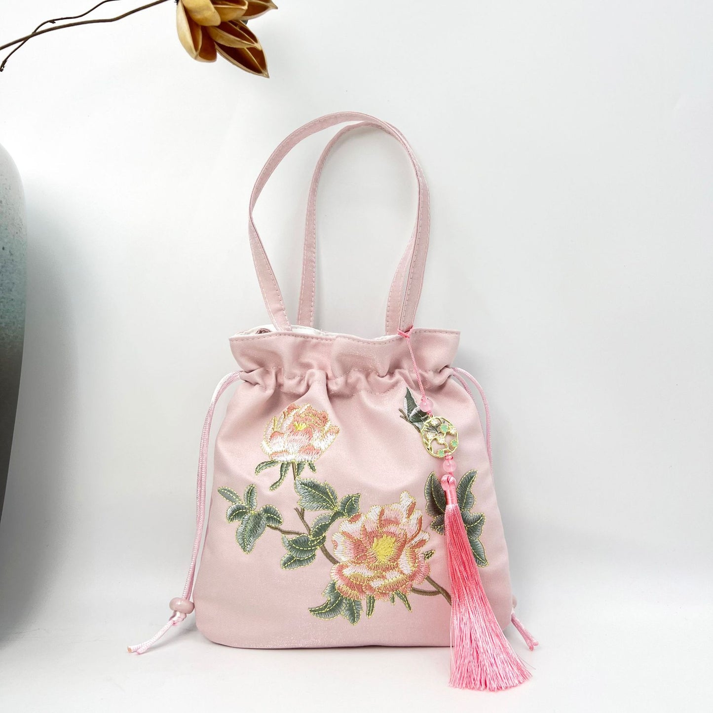 Graceful Embroidery Source Han Elements Antique Crossbody Bags