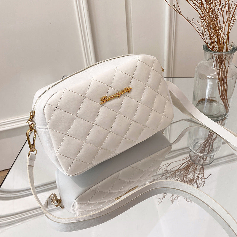 Attractive Stylish Women's Diamond Pattern Embroidered Crossbody Bags