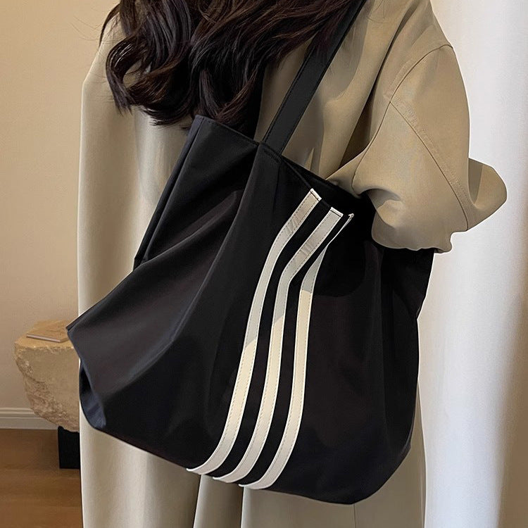 Women's Large Capacity Stylish Textured Commute Minimalist Shoulder Bags