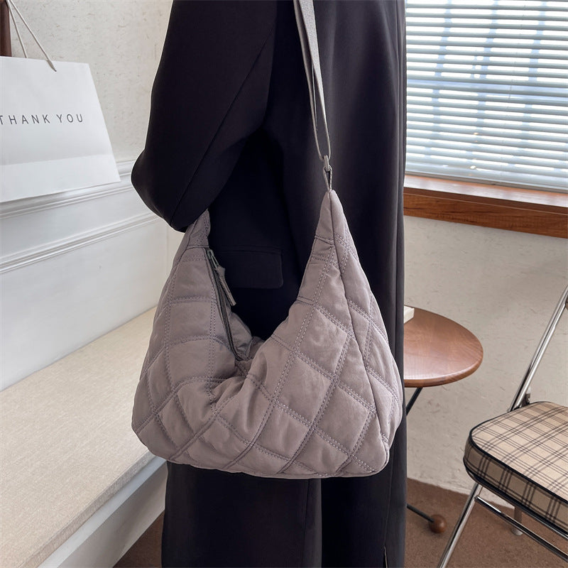 Women's Korean Style Popular Embroidery Thread Rhombus Shoulder Bags