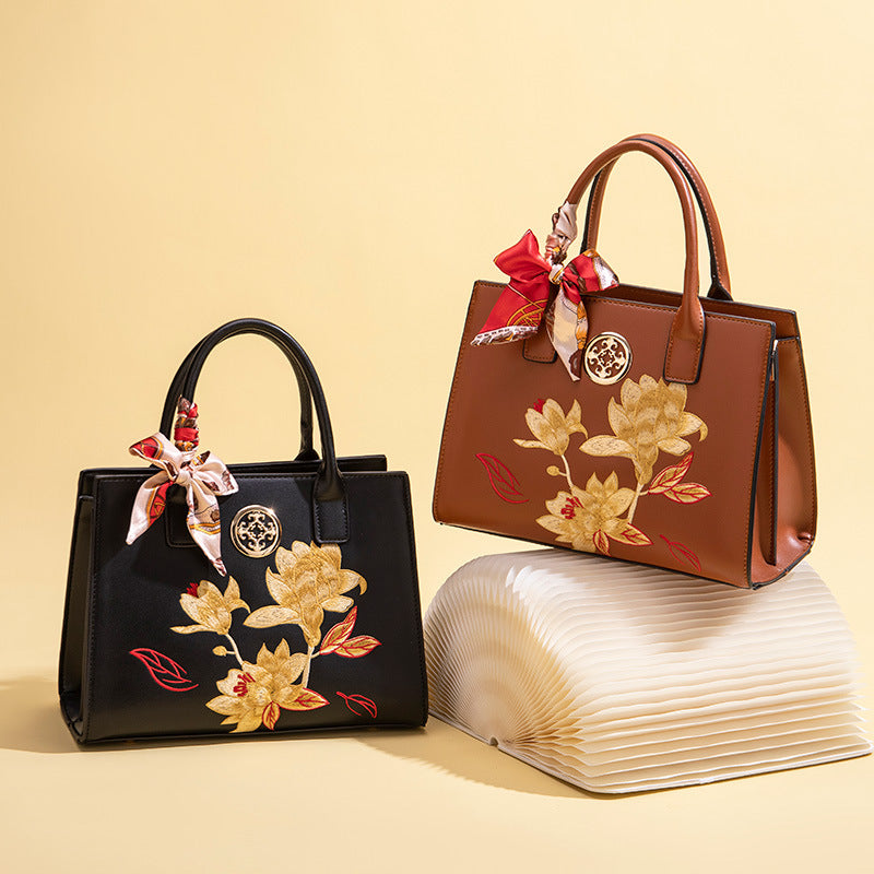 Women's Chinese Style Embroidery Commuter Large Capacity Shoulder Bags