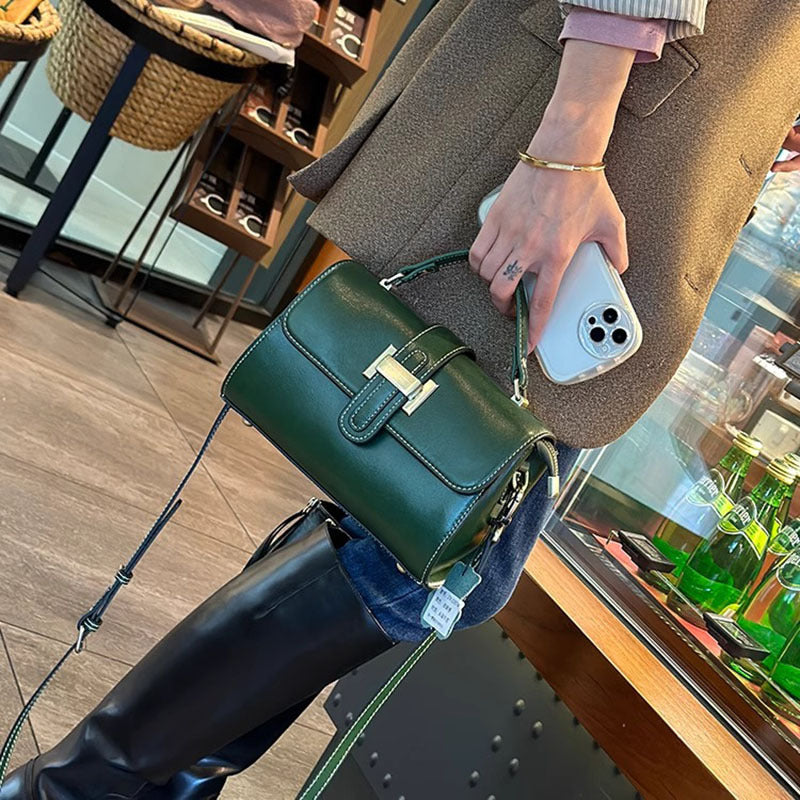 Elegant Women's Underarm Vintage Leather Light Shoulder Bags