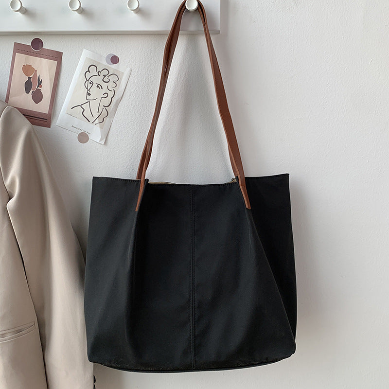 Women's Artistic Fresh Hong Kong Simple Solid Color Shoulder Bags