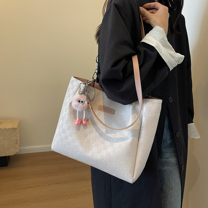 Women's Large Capacity Popular Commuter Retro Simple Shoulder Bags