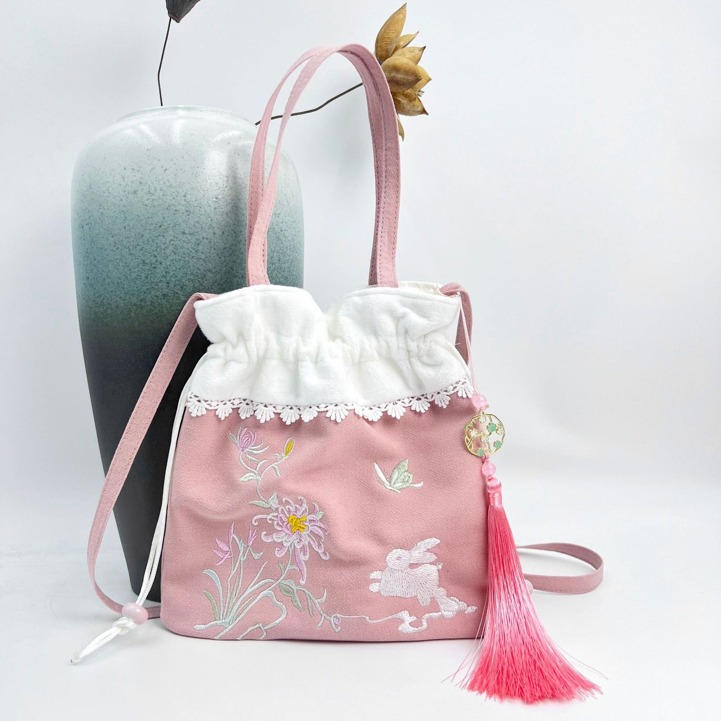Graceful Embroidery Source Han Elements Antique Crossbody Bags
