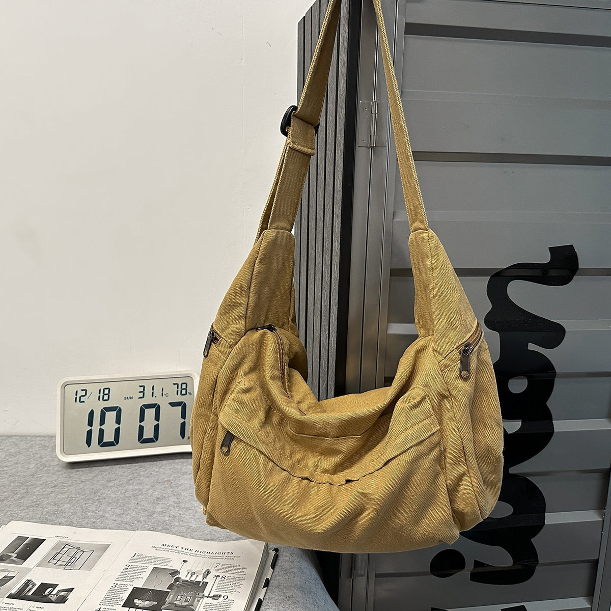 Simple Leisure Washed-out Canvas Practical Commuter Women's Messenger Bag