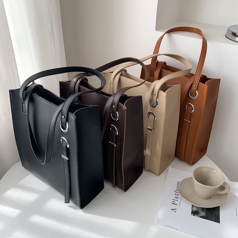 Women's Large Capacity Fashion Retro Commuter Shoulder Bags