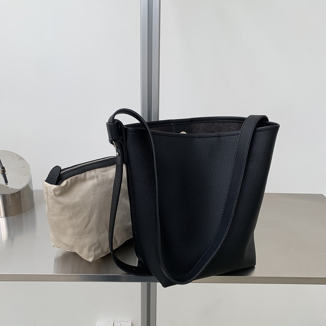 Women's Light Retro Simple Large Capacity Texture Lychee Shoulder Bags
