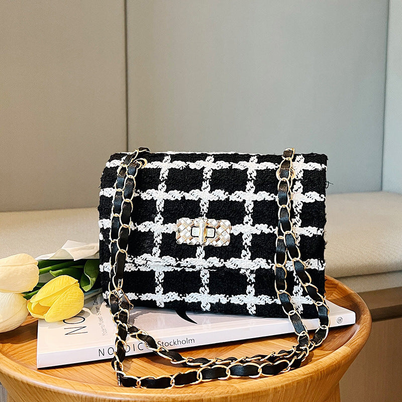 Women's Style Woolen Fashion Trendy Chain Textured Bags
