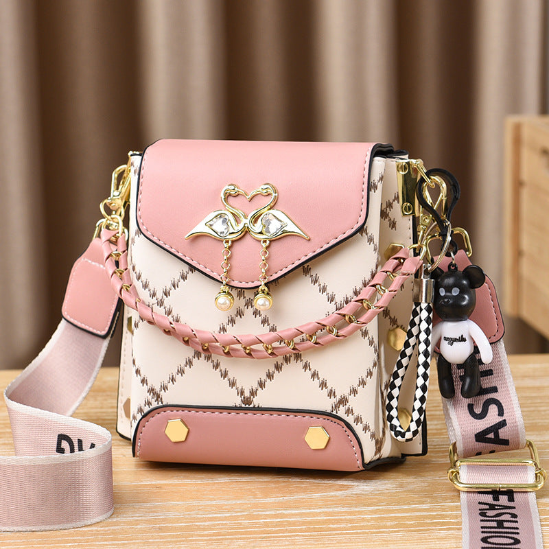 Women's Fashion Portable Popular Pouches Female Summer Shoulder Bags