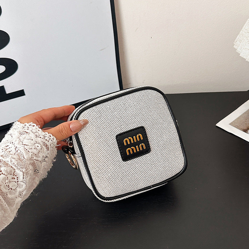 Metal Label Retro Canvas Portable Storage Makeup Bag