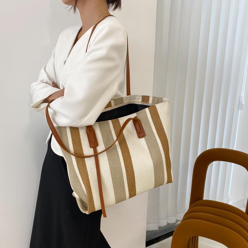 Women's Large Capacity Commuter Canvas Tide Fashion Shoulder Bags