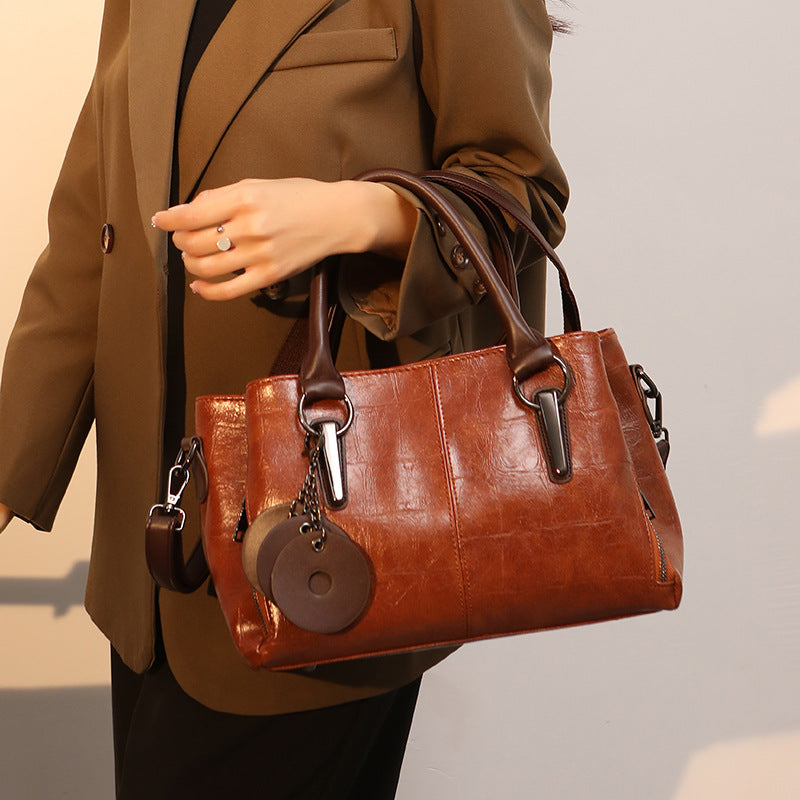 Women's Retro Contrast Color Personality Large Capacity Handbags