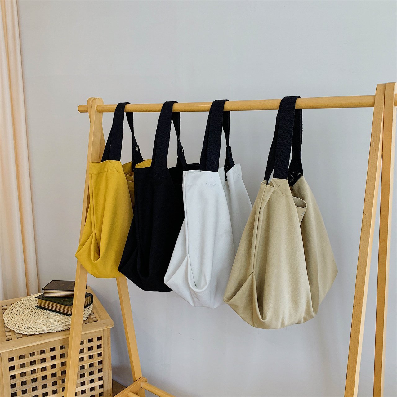 Women's Korean Style Simple Large Capacity Leisure Artistic Shoulder Bags