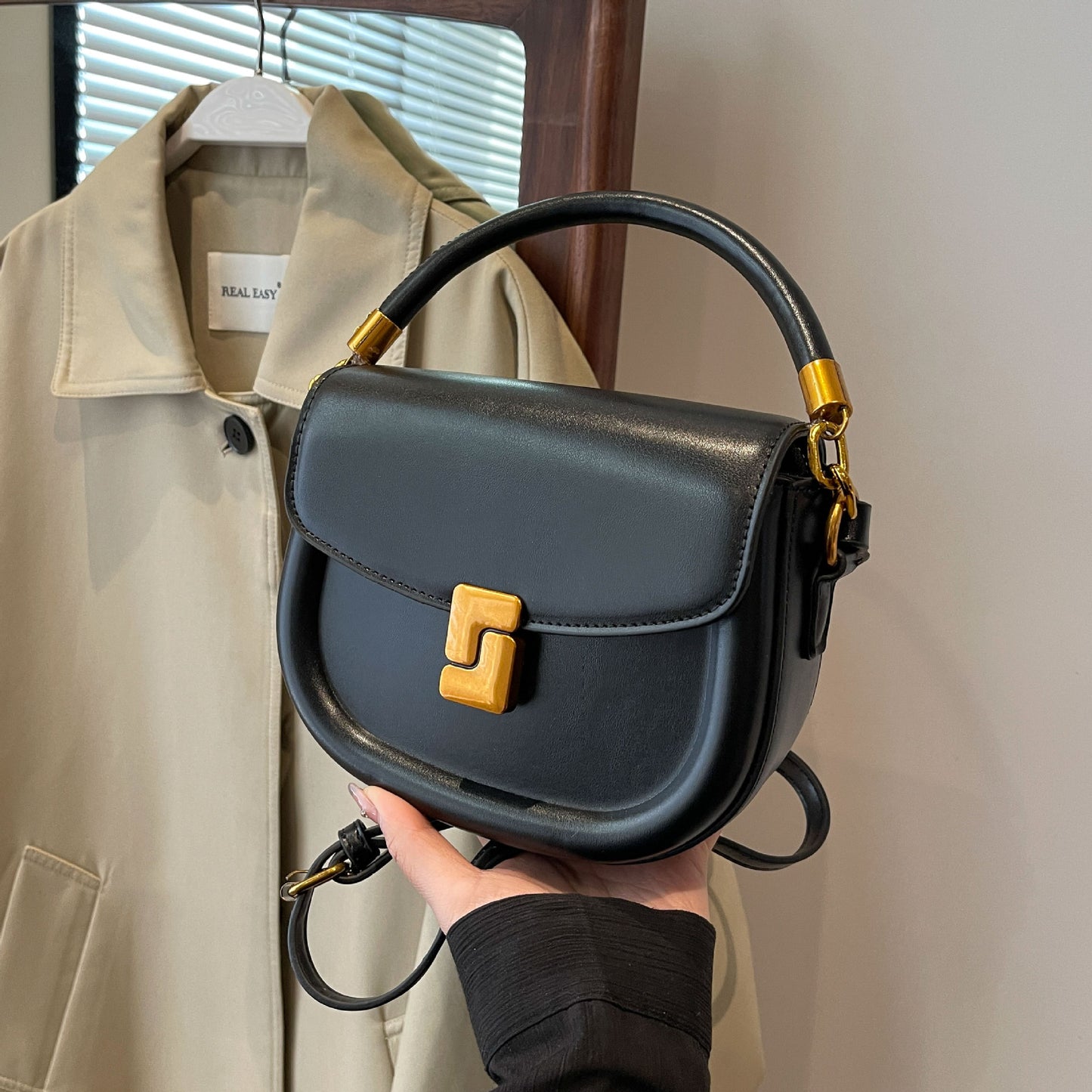 Women's High Sense Saddle Fashion Retro Crossbody Bags