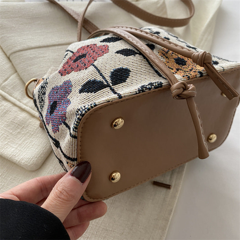 Women's Popular Western Style Ethnic Versatile Texture Bags
