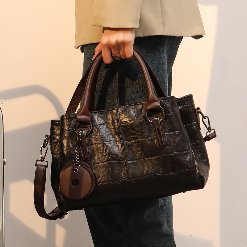 Women's Retro Contrast Color Personality Large Capacity Handbags
