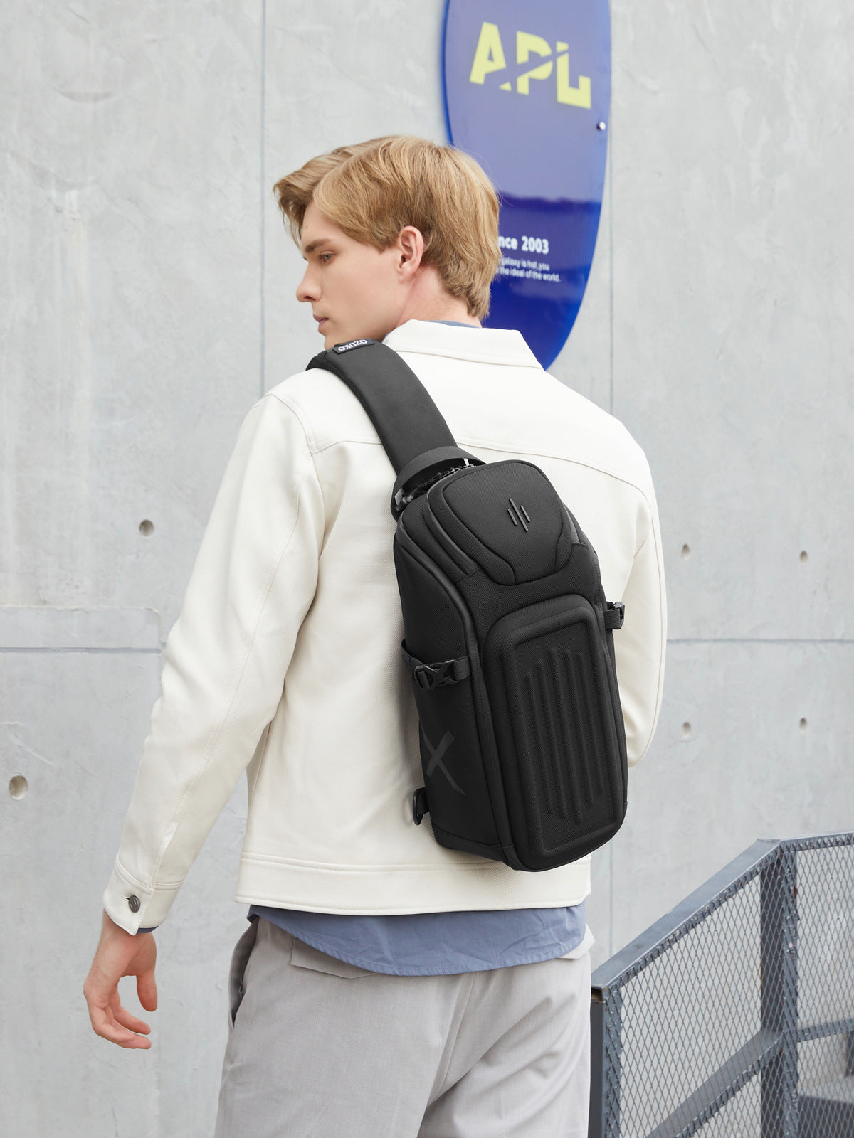 Men's Fashion Business Simplicity Waterproof Advanced Sense Men's Chest Bags