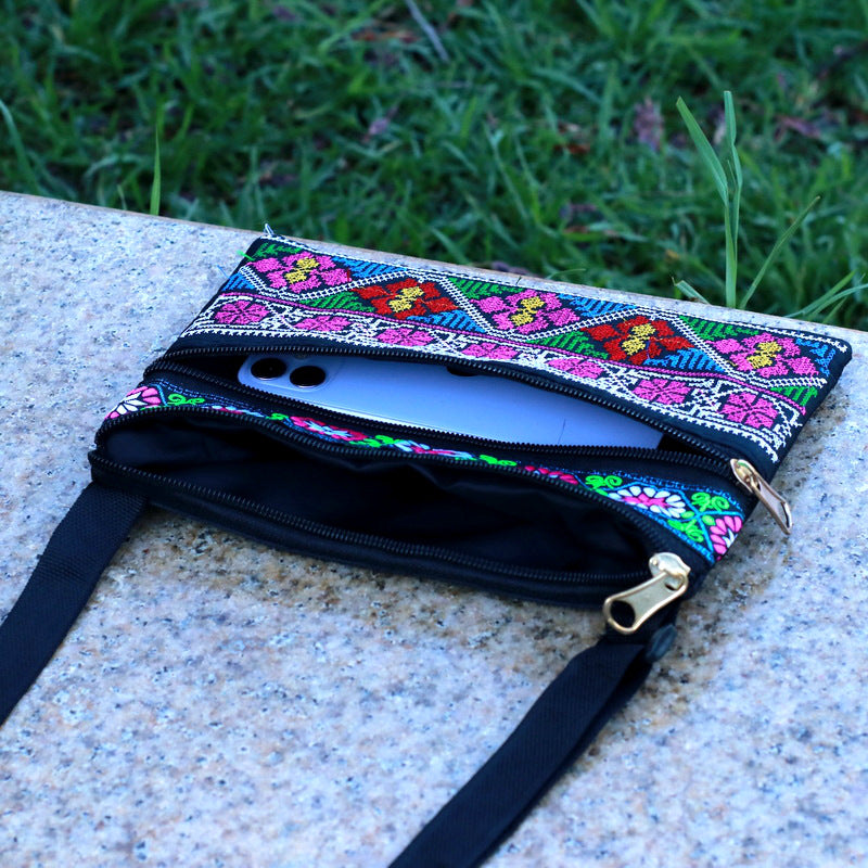 Women's Yunnan National Style Embroidered Zipper Mobile Crossbody Bags