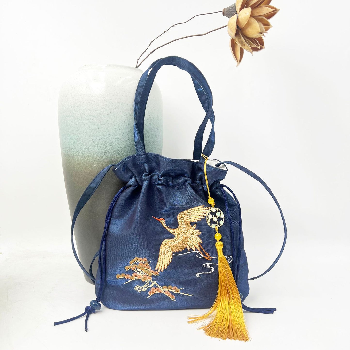 Graceful Embroidery Source Han Elements Antique Crossbody Bags