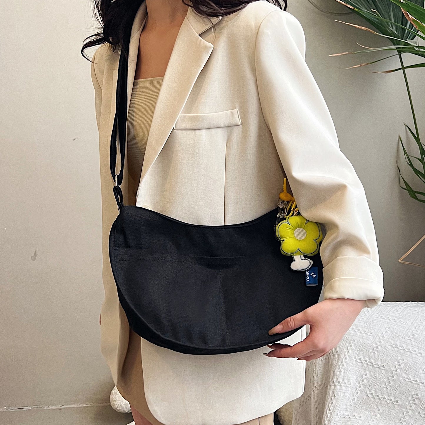 Women's Large Capacity Canvas Dumpling Style Fashion Crossbody Bags