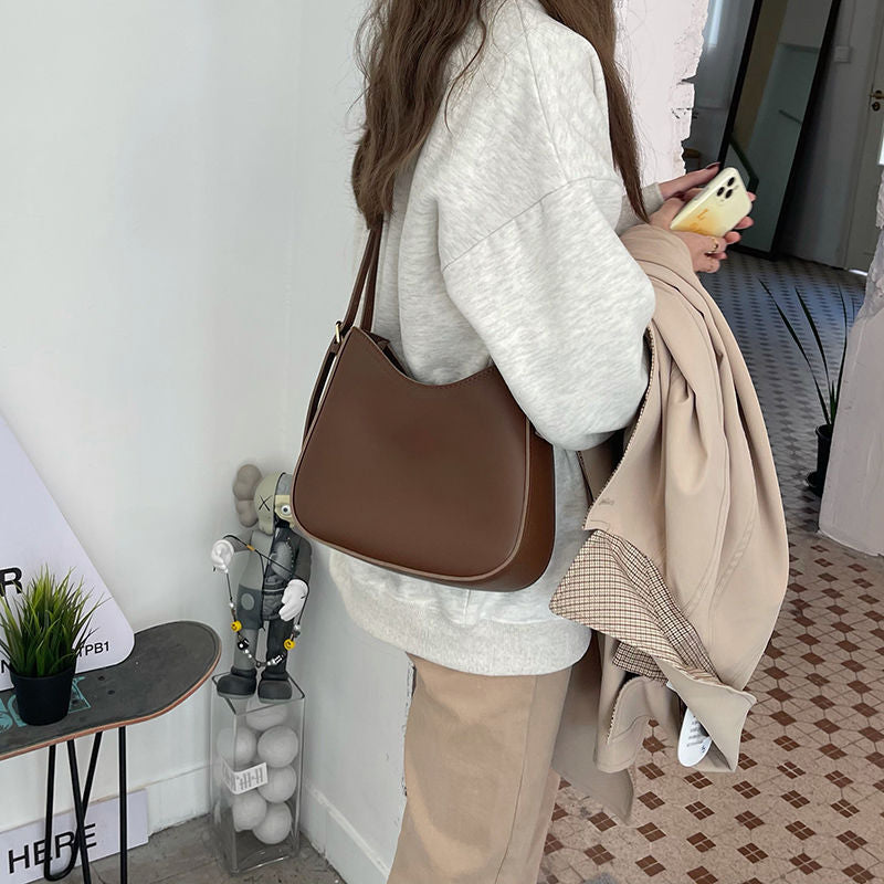 Women's Fashion Retro Underarm One Saddle Crossbody Bags