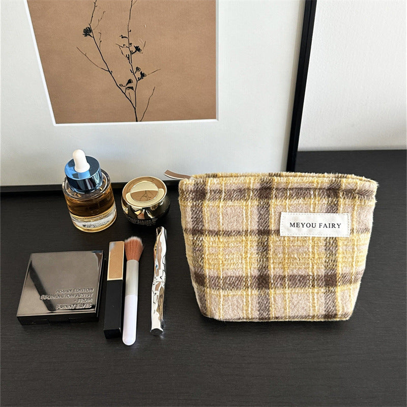 Women's Korean Style Idle Hand-held Check Pattern Woolen Simple Storage Bags