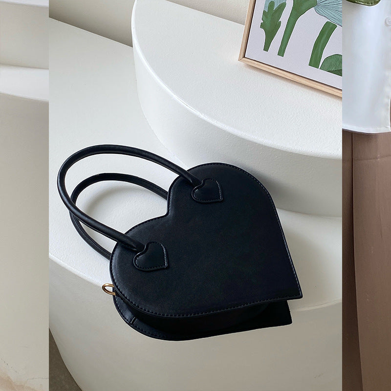 Women's Niche Heart Shape Fashion Simple Retro Shoulder Bags