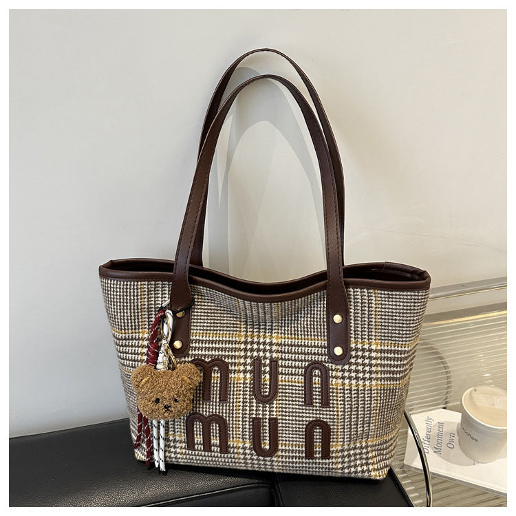 Women's Niche Plaid Woolen Large Capacity Retro Crossbody Bags
