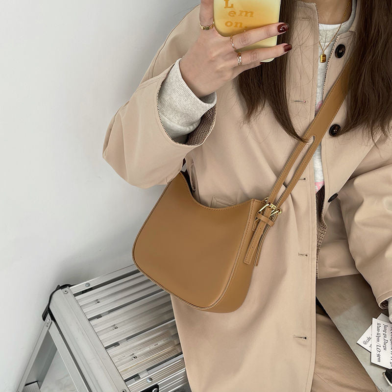 Women's Fashion Retro Underarm One Saddle Crossbody Bags