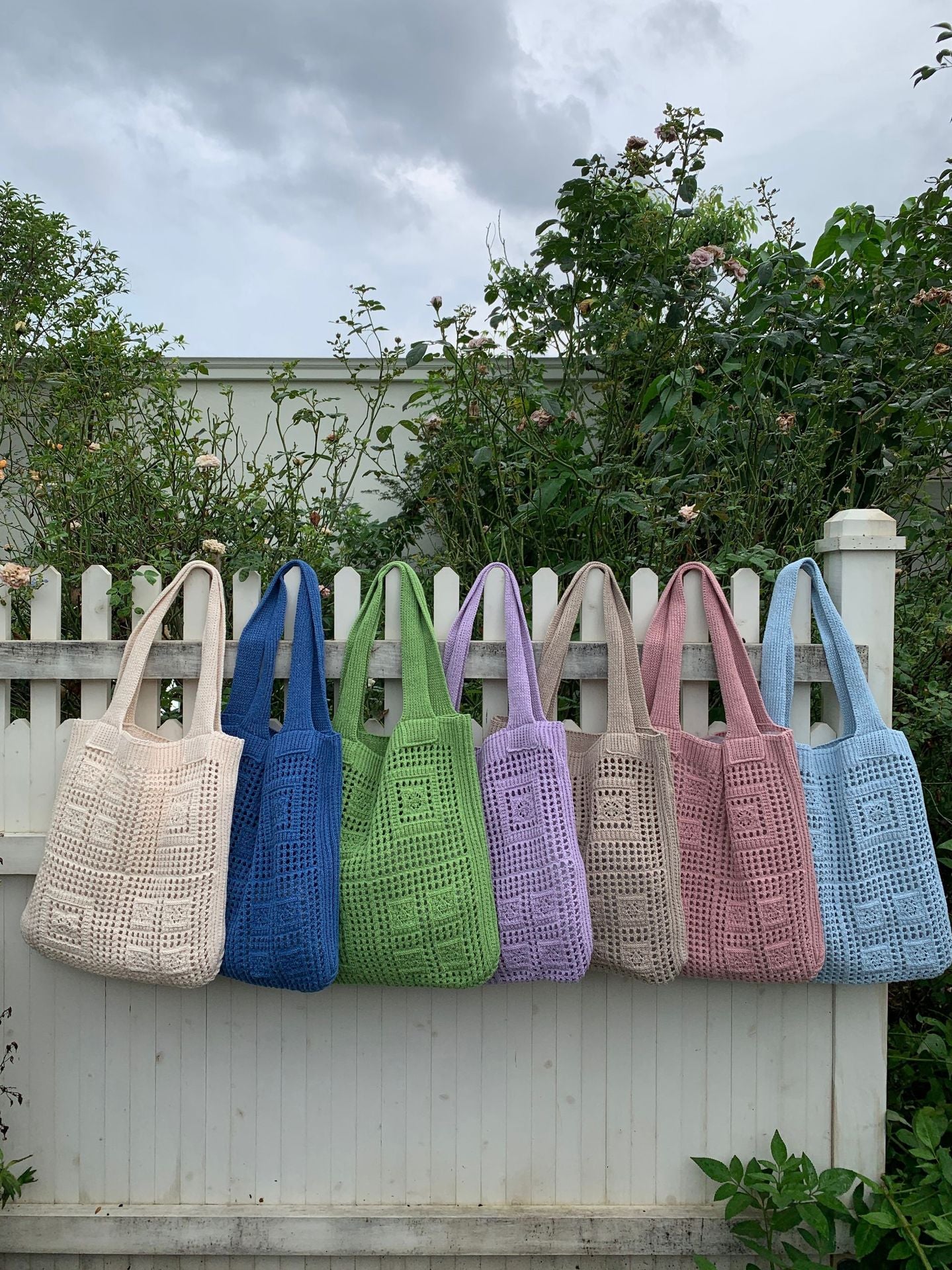 Women's Retro Mesh Hollow Out Hand-woven Wool Shoulder Bags
