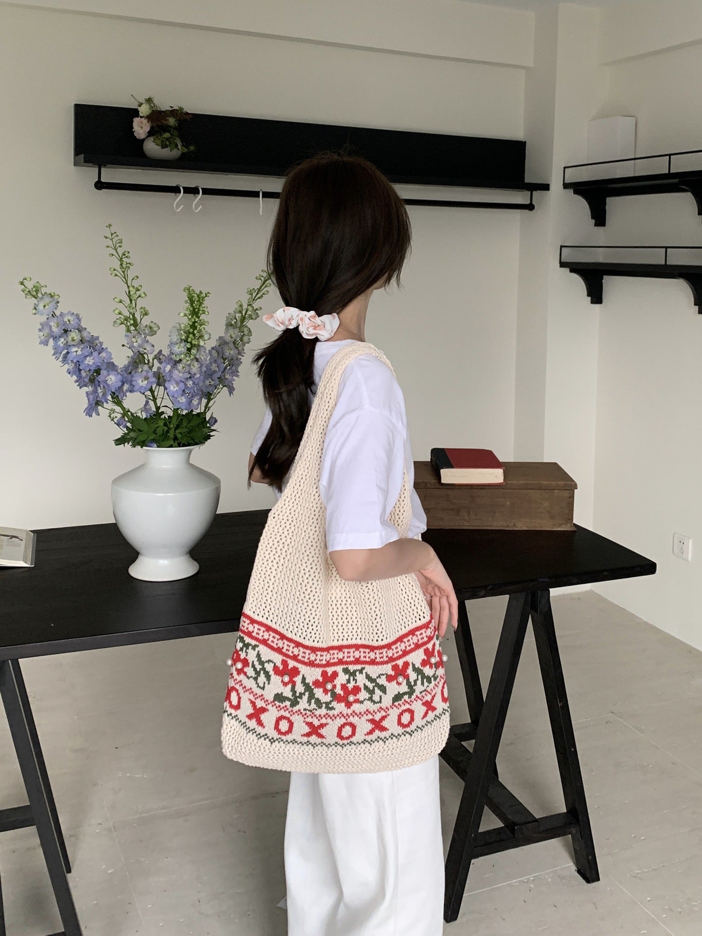 Women's Retro Knitted Woven High-grade Exquisite Large Shoulder Bags