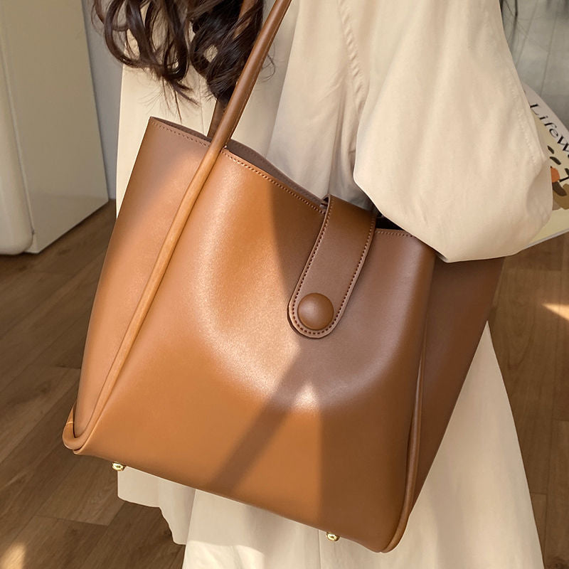 Women's Carmel Brown Large Capacity Retro Fashionable Handbags