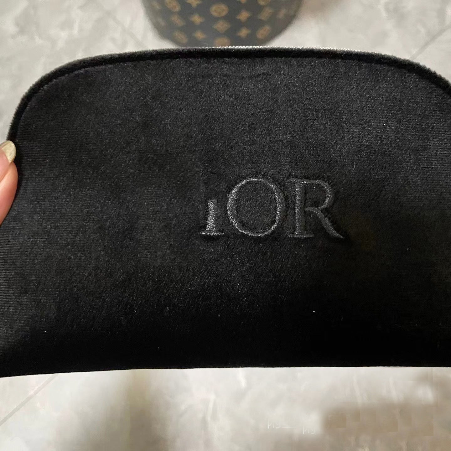 Black Veet Embroidery Semicircle Organize Hand-held Cosmetic Bags
