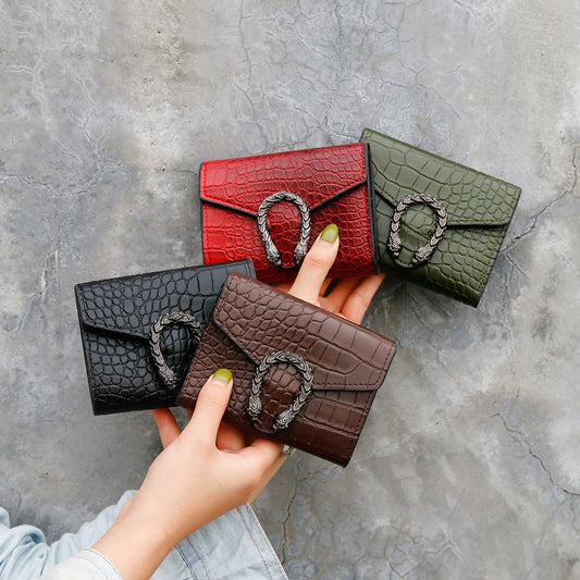 Innovative Women's Crocodile Pattern Simple Short Ladies Wallets