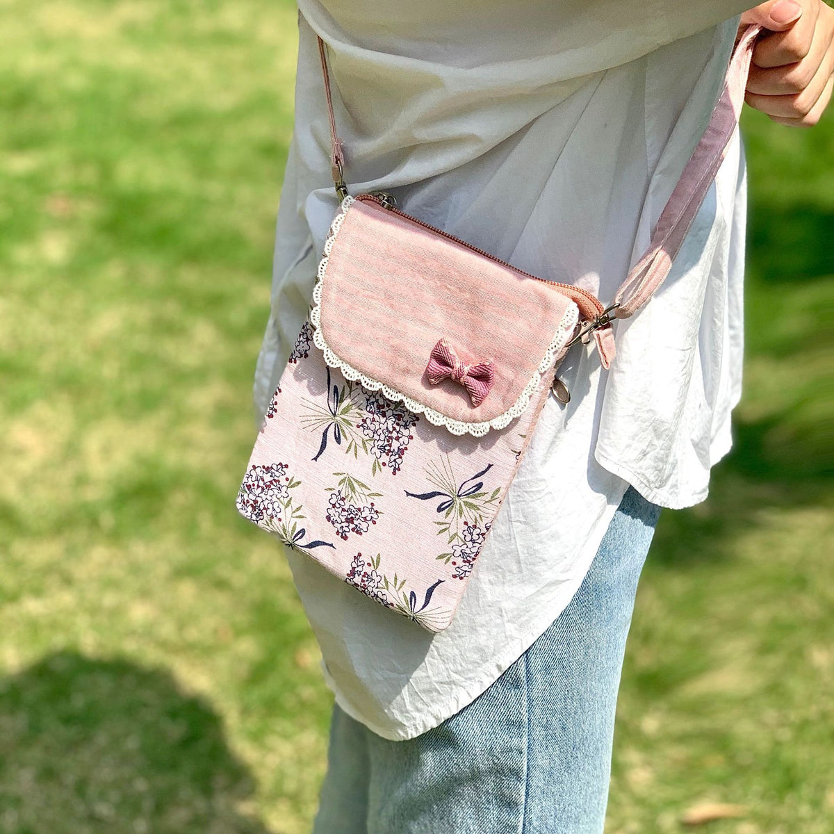 Creative Zipper Mobile Large Capacity Fresh Women's Messenger Bag