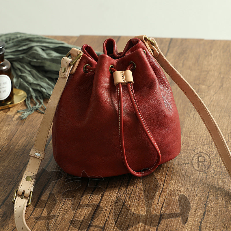 Women's Genuine Leather Vintage Handmade Vegetable Tanned Drawstring Crossbody Bags