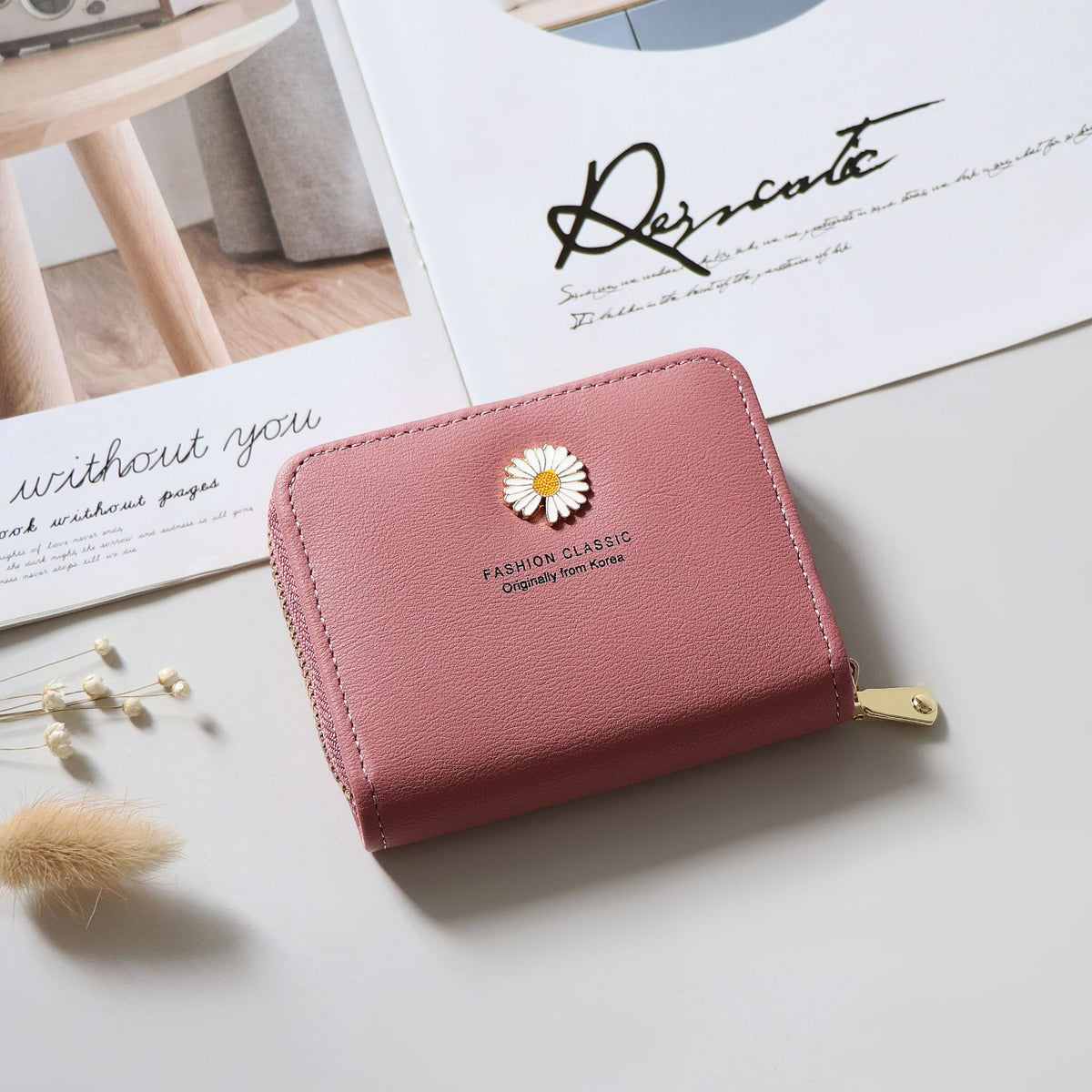 Casual Women's Daisy Short Zipper Korean Card Holder