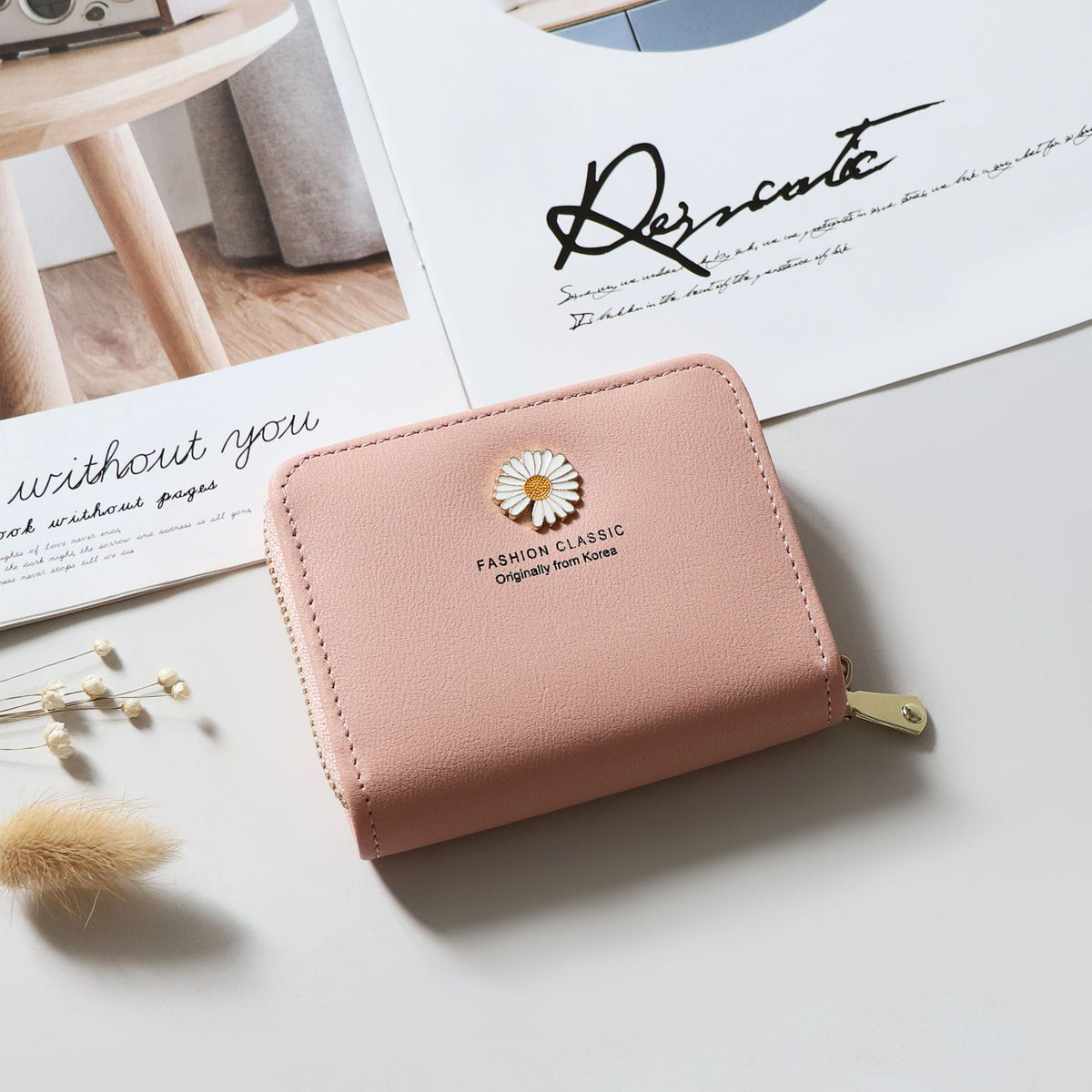 Casual Women's Daisy Short Zipper Korean Card Holder
